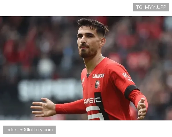 实时：摩纳哥做出战术调整，将阵型由4231改为343以加强对肋部通道的控制